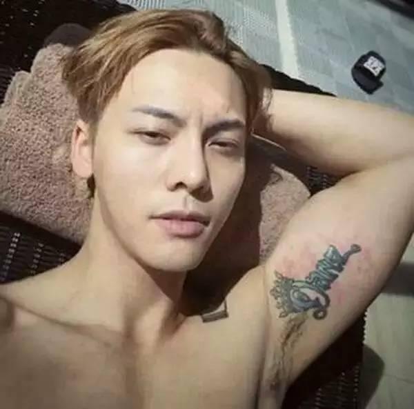 明星身上纹身的意义,揭秘星光熠熠的纹身意义