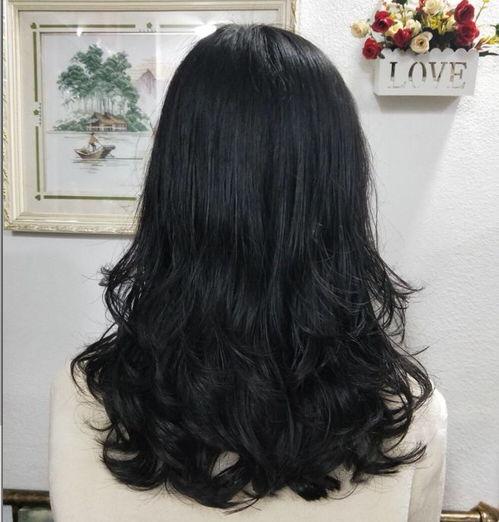 卷发发型图片长发大卷,优雅与时尚的完美融合