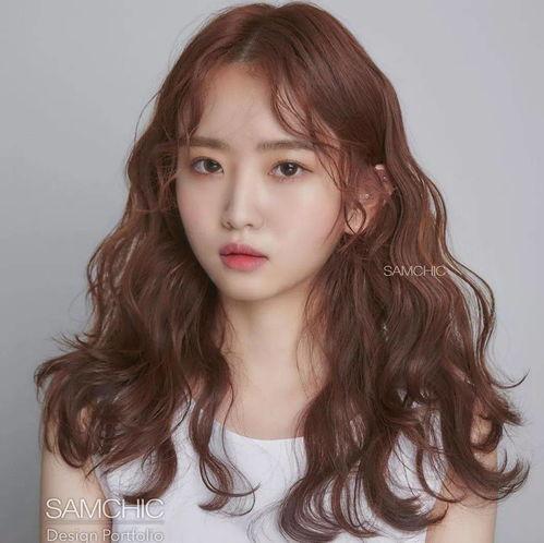 卷发发型图片长发大卷,优雅与时尚的完美融合